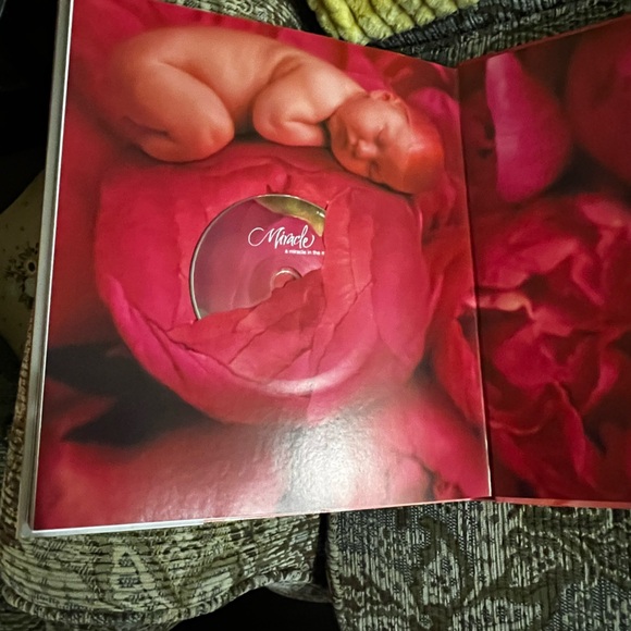 Miracle: A Generation of Life Book Anne Geddes Celine Dion - Picture 2 of 7